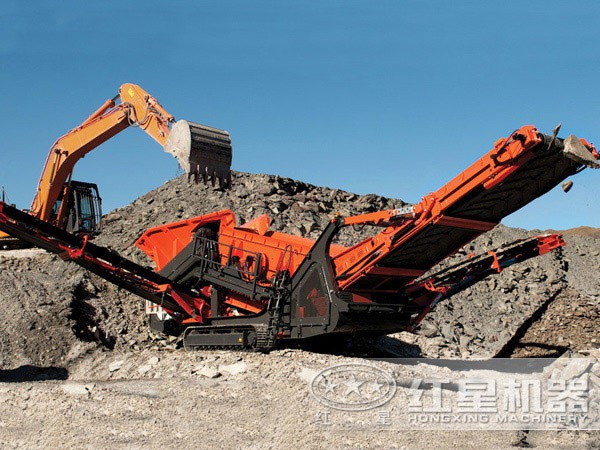 新型车载流动碎石机工作现场 新型车载流动碎石机工作现场