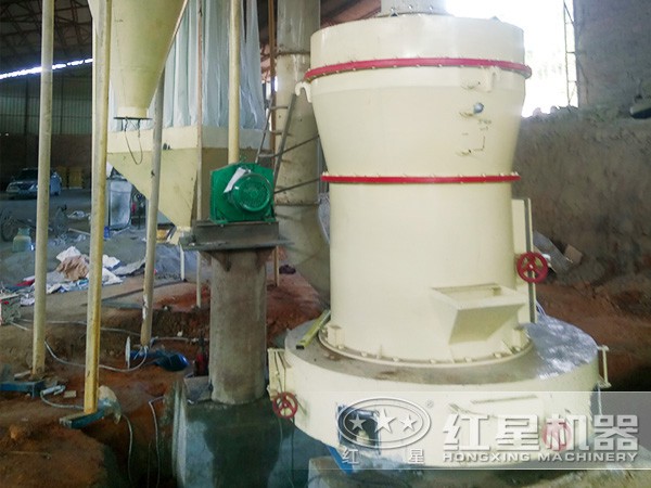 摆式磨粉机客户现场安装前 摆式磨粉机客户现场安装前