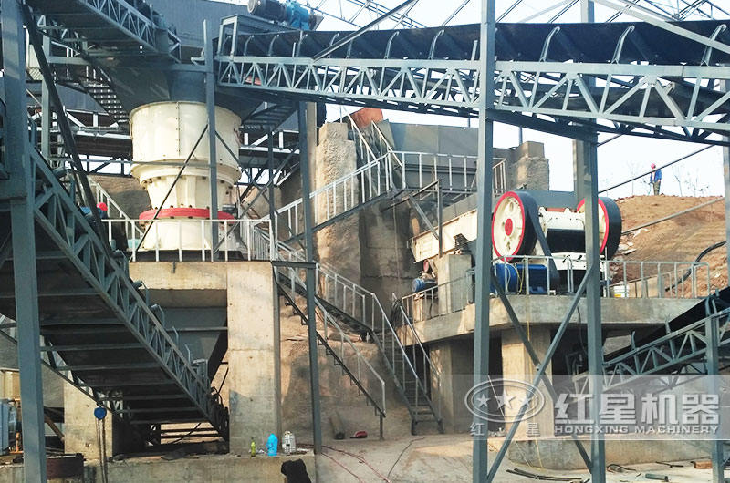 土石圆锥破碎机工作现场 土石圆锥破碎机工作现场
