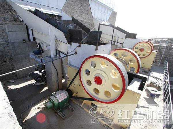 锡矿破碎机工作现场 锡矿破碎机工作现场