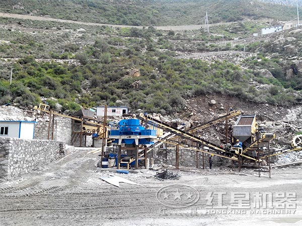 环保石榴石制砂工作现场 环保石榴石制砂工作现场
