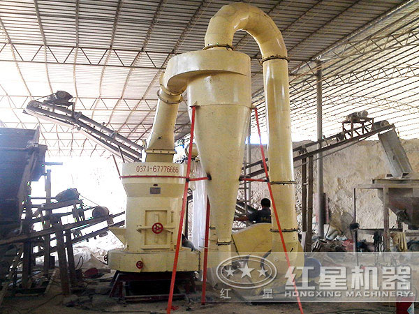 山东石膏雷蒙磨粉机加工现场 山东石膏雷蒙磨粉机加工现场