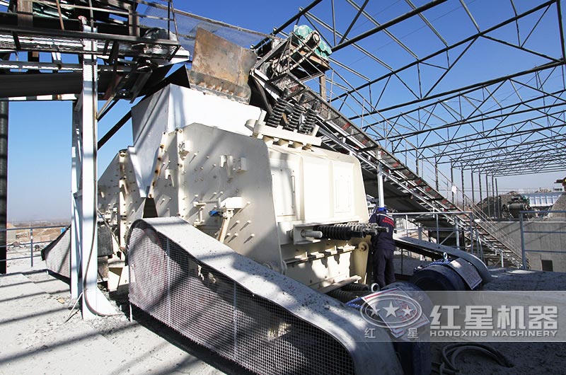 安徽时产500-600吨石灰岩破碎生产线现场:反击破 安徽时产500-600吨石灰岩破碎生产线现场:反击破