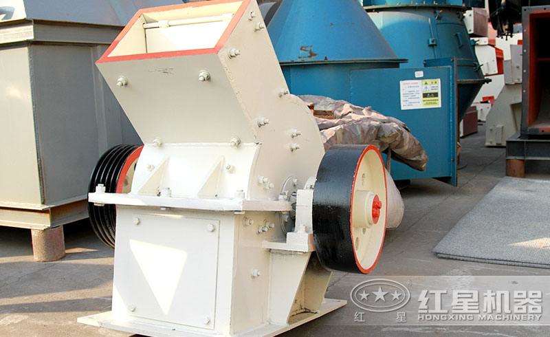 小型锤式破碎机,体积小,易移动 小型锤式破碎机,体积小,易移动