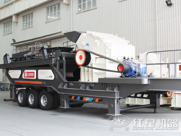 移动式细碎机能够对不同硬度的物料进行细碎加工,效能高节能 移动式细碎机能够对不同硬度的物料进行细碎加工,效能高节能