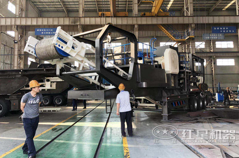 客户到厂区参观并“带料咨询” 客户到厂区参观并“带料咨询”