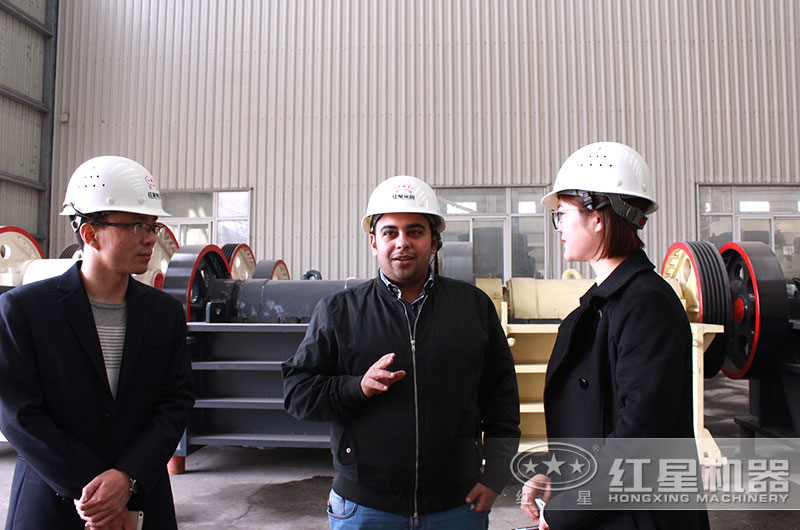 客户来厂考察、深入了解设备 客户来厂考察、深入了解设备