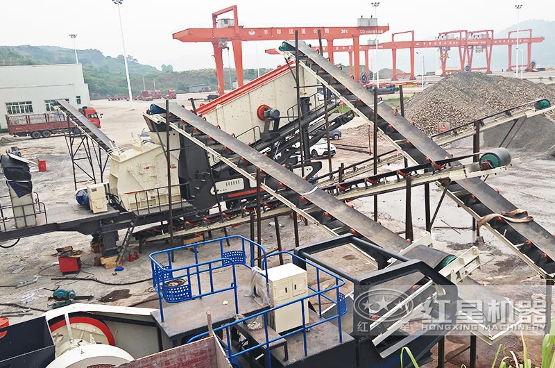 反击移动破碎站生产现场,绿色环保 反击移动破碎站生产现场,绿色环保