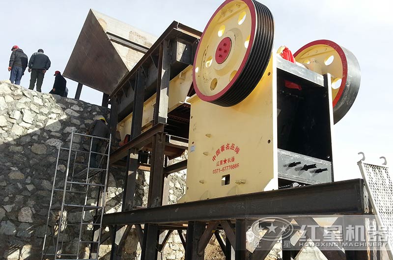 颚式破碎机作业现场图片 颚式破碎机作业现场图片