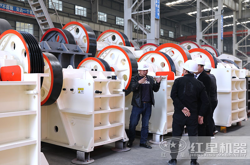 经理陪同客户来厂参观 经理陪同客户来厂参观