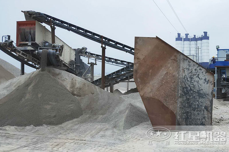 移动反击式破碎机图片 移动反击式破碎机图片