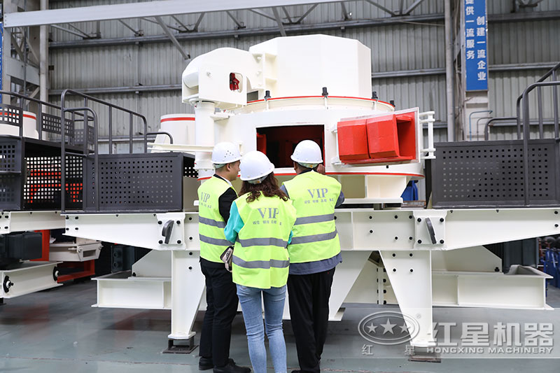 用户到厂考察沙子破碎机 用户到厂考察沙子破碎机