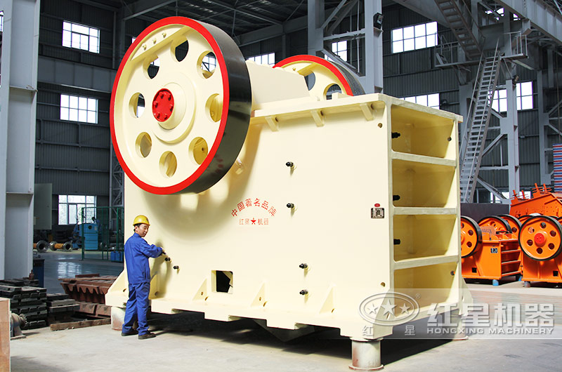 PE-1200×1500颚式破碎机图片 PE-1200×1500颚式破碎机图片