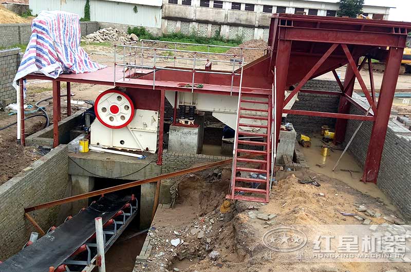 小型混凝土破碎机工作现场图片 小型混凝土破碎机工作现场图片