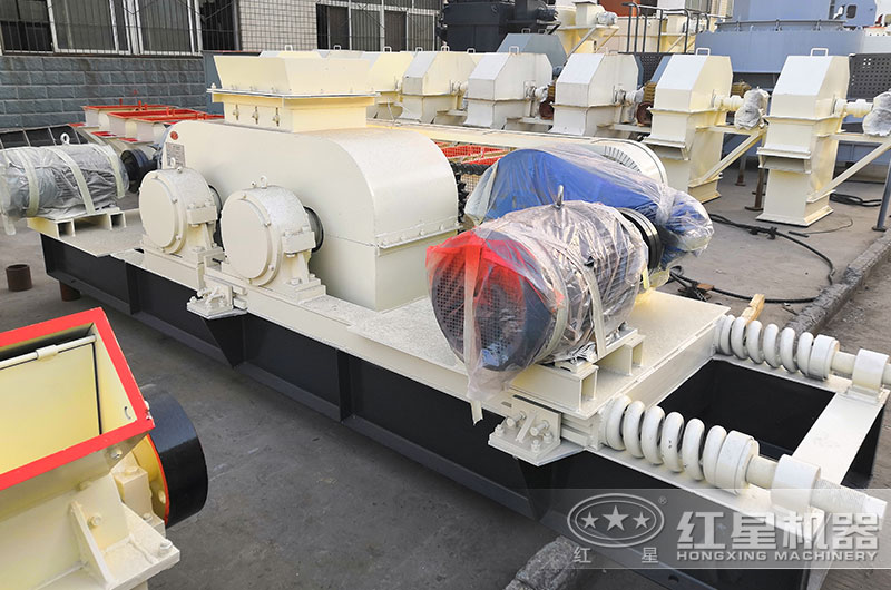 对辊式破碎机设备实拍图 对辊式破碎机设备实拍图