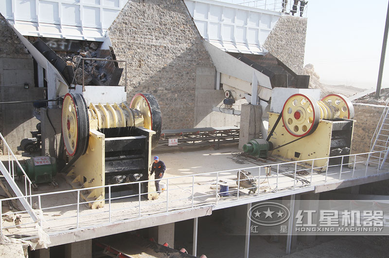 矿物破碎现场 矿物破碎现场