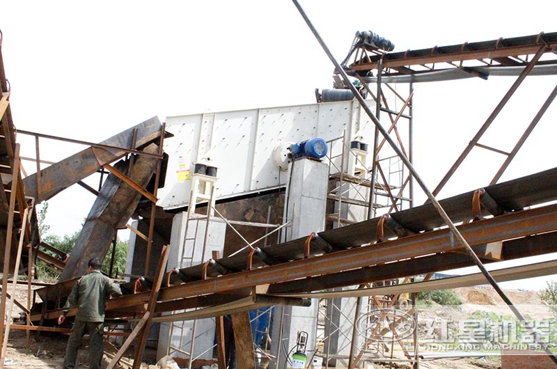 河北客户圆振动筛工作现场 河北客户圆振动筛工作现场