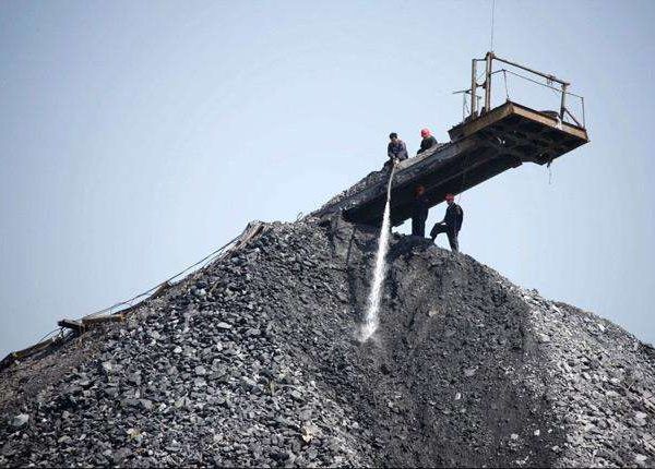 煤矸石加工现场 煤矸石加工现场