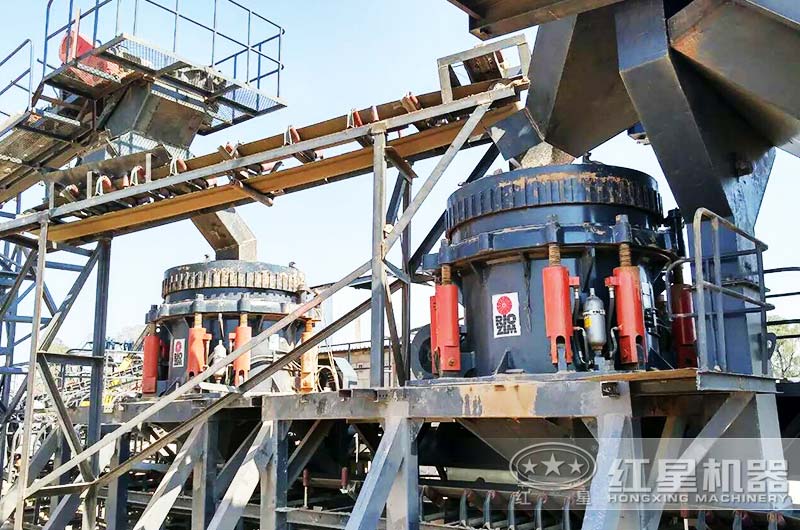 300圆锥破碎机作业现场实拍 300圆锥破碎机作业现场实拍