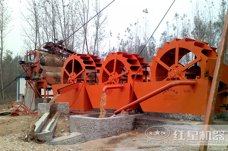 洗沙现场 多部洗沙机联机作业现场