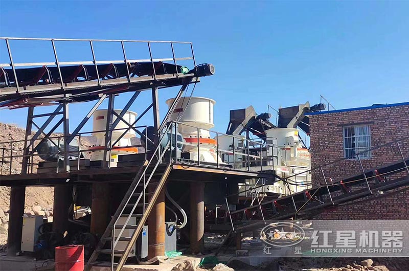 圆锥破碎机作业现场 圆锥破碎机作业现场