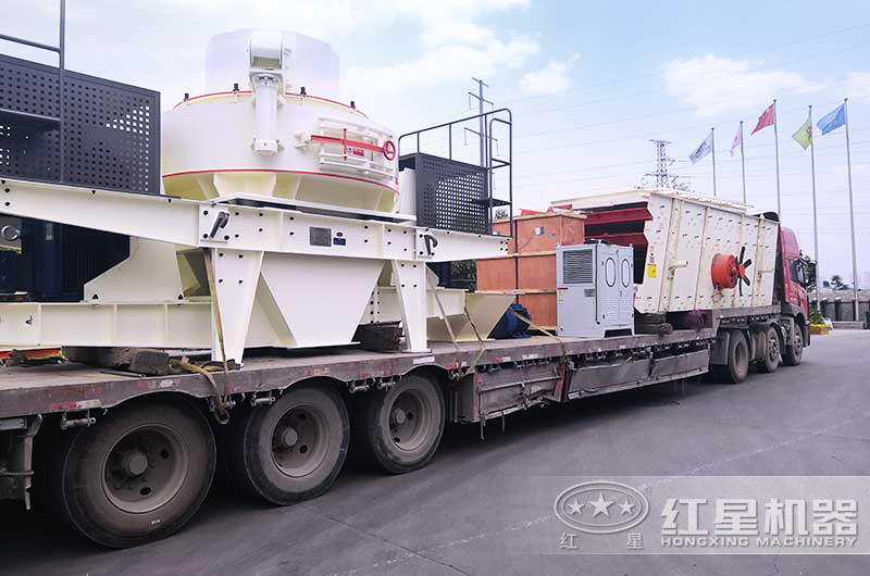 开云电竞成套煤炭粉碎设备装车发货现场 开云电竞成套煤炭粉碎设备装车发货现场