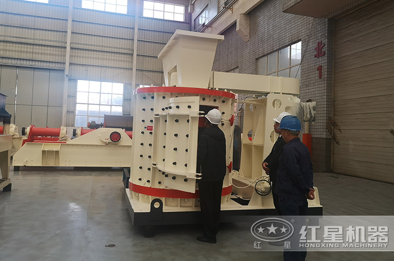 客户来厂考察小型复合制砂机设备 客户来厂考察小型复合制砂机设备