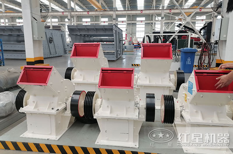 小型锤式制砂机车间 小型锤式制砂机车间