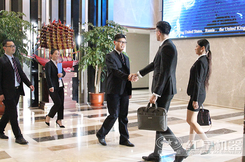 开云电竞产品经理接待来厂考察客户 开云电竞产品经理接待来厂考察客户