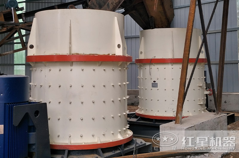 复合式破碎机作业现场 复合式破碎机作业现场